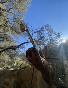 Bathroom outside 2 (Klein)